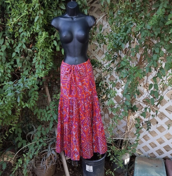 DIANE VON‎ FURSTENBERG - Picture 1 of 5